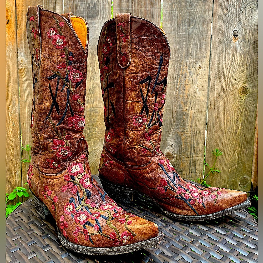 Old Gringo | Floral Embroidered Cowboy Boots 9B